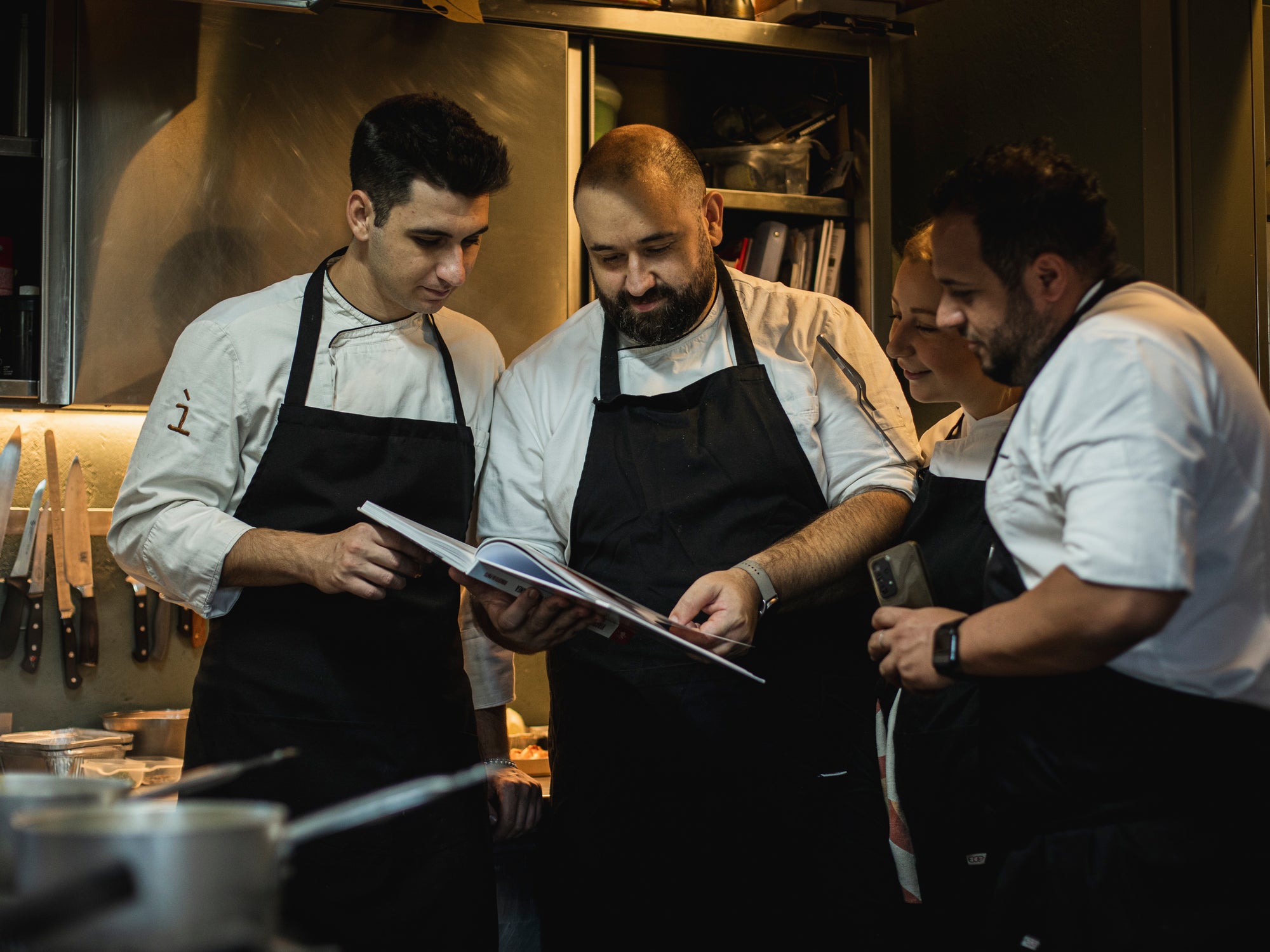 <p>Vogliamo trasmettere i sapori della stagione in corso giocando con i suoi ingredienti senza limiti di provenienza.</p><p></p>